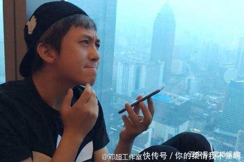 明星打电话壁纸