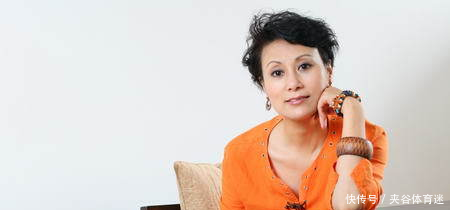 她在剧中扮演赵薇母亲,国家一级演员,如今62岁