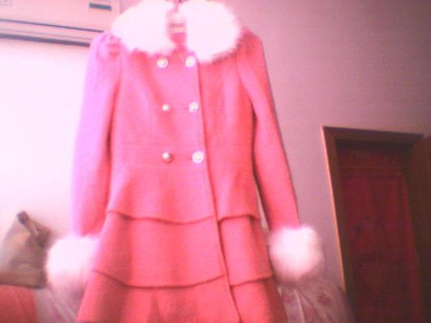 <em>粉色</em>呢子大衣配什么样的颜色的<em>鞋子</em>