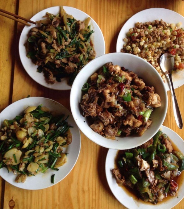 吃完婆婆盛的饭我浑身发烫,和老公换碗,看到老