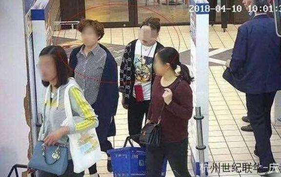 女子捡到无密码手机买买买后被警察拘留, 喊道