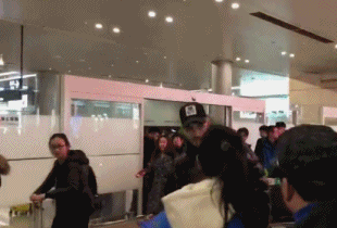 好开心!新援亮相富力,帕莱塔抵南京,延边或签梅西