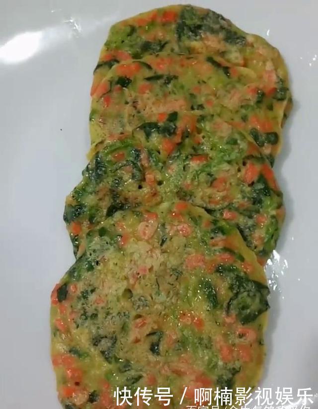 菠菜鸡蛋饼制作简单,好看又好吃,孩子们都爱吃