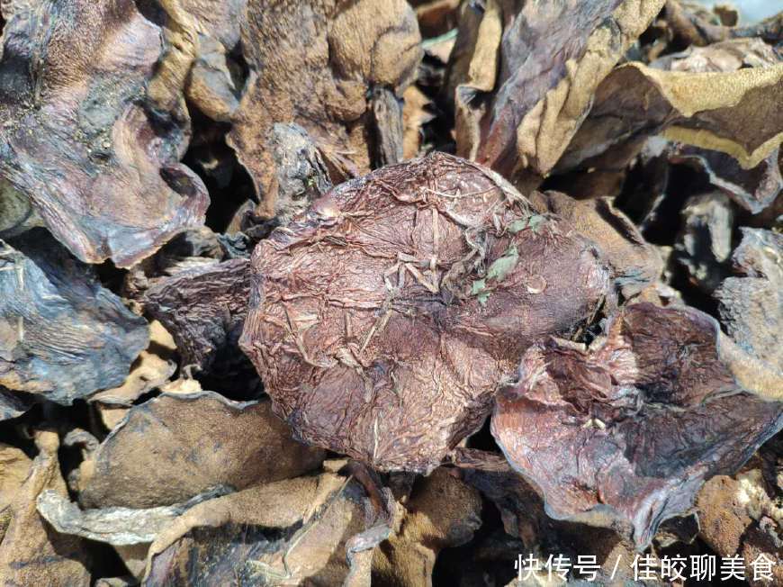 去赶集,西瓜1.2一斤,哈密瓜2.5一斤,橘子也是便