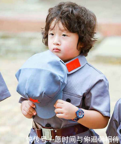 10表情因年前在韩国翻看,如今走红幼年照片图表情包远退图片