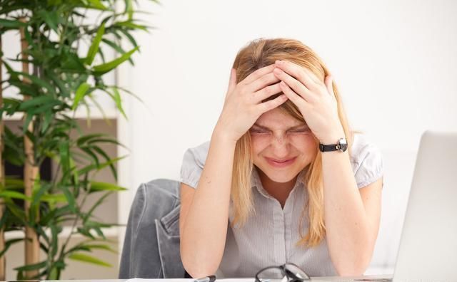 女人一般什么时候绝经?医生提醒:频繁出现4个