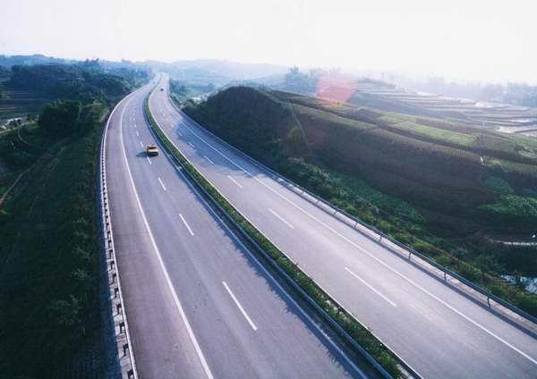 隆纳高速公路