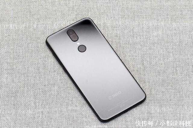 小米6X很无奈,骁龙660只卖1249,网友:真正价格