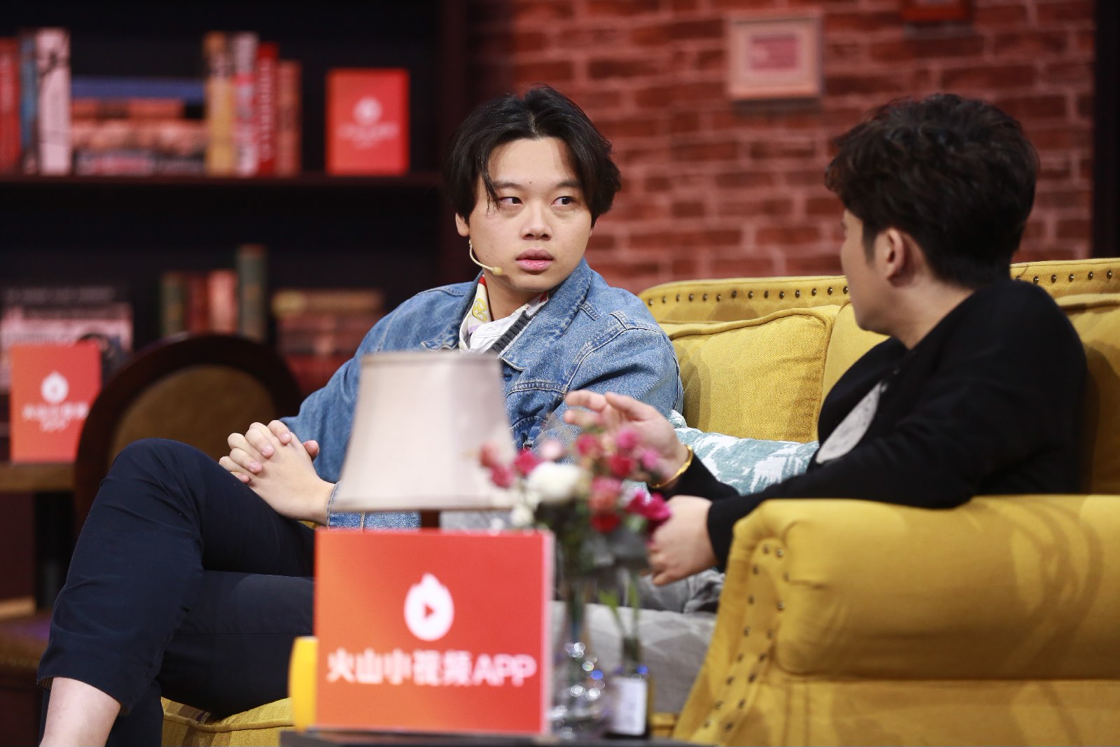 江苏卫视《有话非要说》周六首播 男友迷恋张