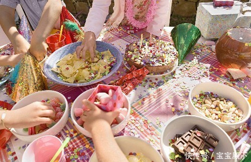 被儿科医生列入黑名单的零食,对孩子身体不好