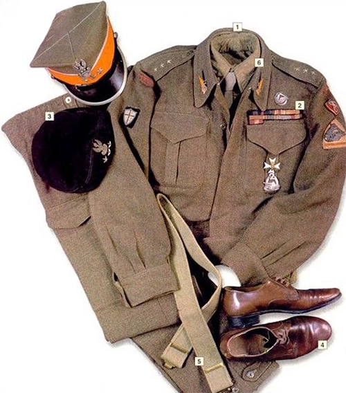 1945年在意大利的波兰第二军第二步兵师第四装甲团上尉