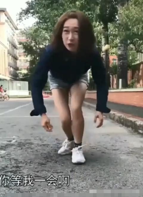 奇闻:小姐姐蹲下系鞋带撞到男子,瞧清脸后,网友
