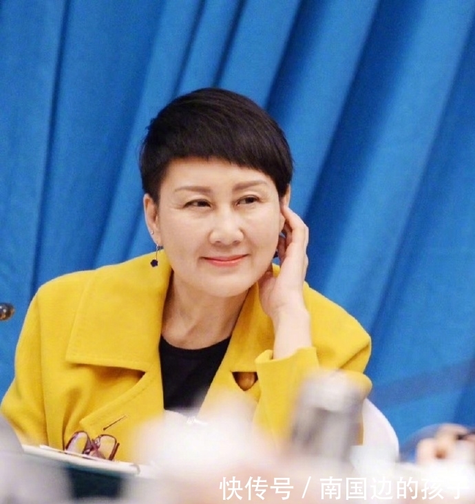 56岁张凯丽谈劣迹艺人:观众看你这张脸都觉得