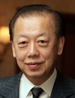 请问谁有马来西亚丰隆集团郭令山执行长官的照