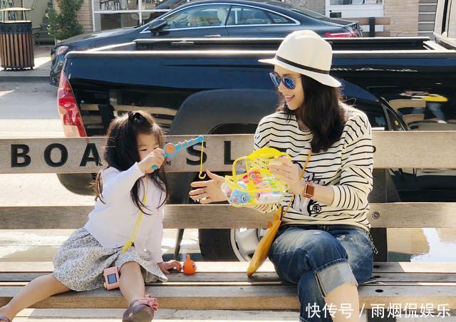 章子怡疑似怀二胎后首发文,与醒宝农场边摘边