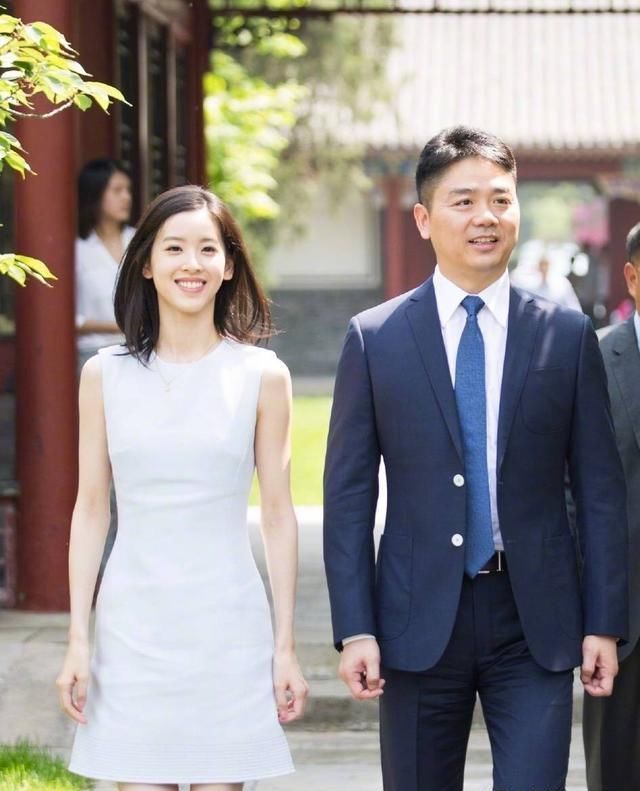 刘强东退出章泽天首投项目 网友热议俩人关系