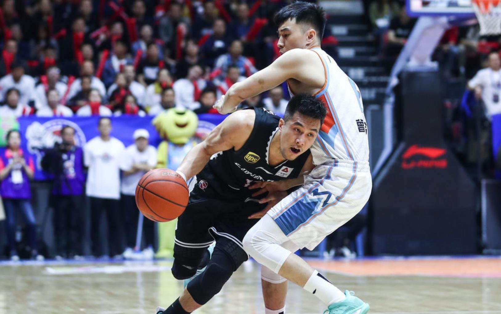 CBA半决赛辽宁本钢男篮击败新疆广汇男篮!郭