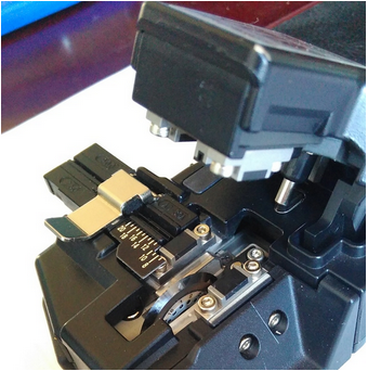 家里面的光纤断了自己怎么动手接?_360问答