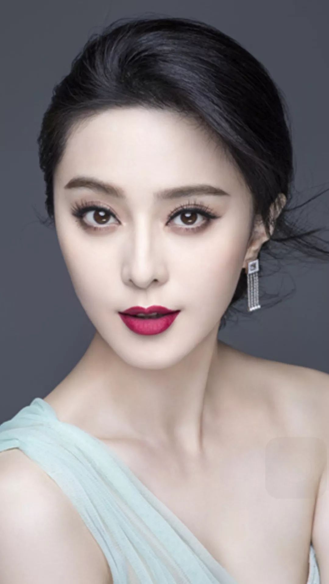 国内最美女明星排行 t01a42ffc0adfb51495.jpg