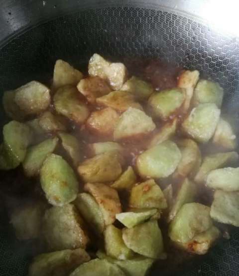 土豆茄子怎么做好吃家庭版 t01a596fda00624cecf.jpg?size=480x553