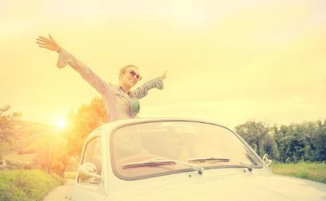 很经典的句子,珍惜现在拥有的,答应自己,做最好