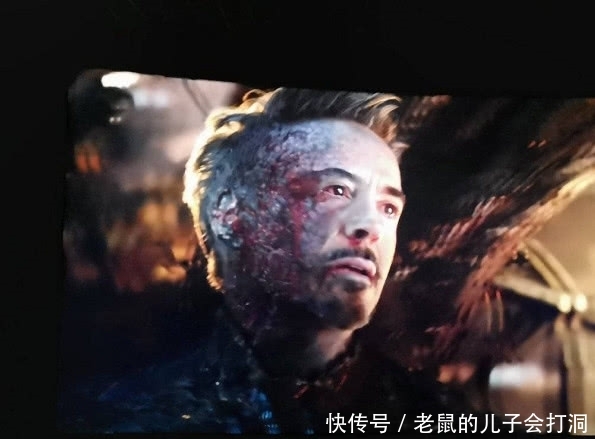 《复联4》大结局首映,影迷cos钢铁侠现身,网友