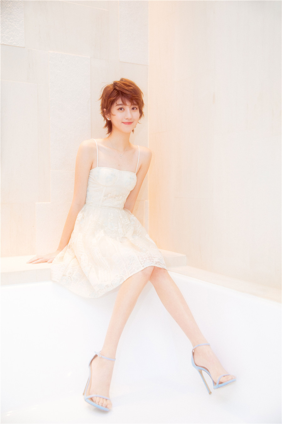 掉入人间的仙女了解一下?李凯馨宋祖儿都是灵动仙气的精灵吧!