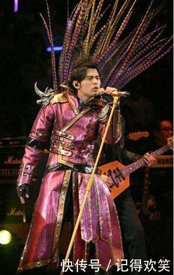 吴亦凡刚开面馆,GAI连甩精气神三部曲,说唱