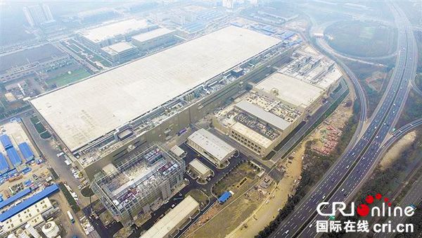 跃居新一线城市榜首 成都走过怎样的\"蝶变之路\"