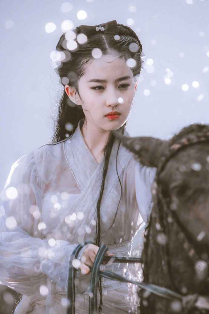 刘亦菲小时候过万圣节 从小美到大的仙女