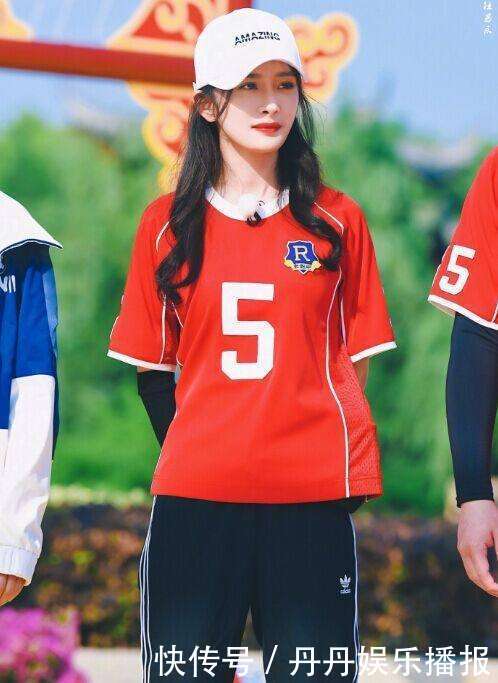 辣妈杨幂跑男化身足球少女强势上线