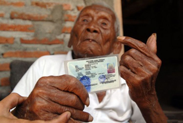 老人被死人遗忘活了150岁，孙子都已经死了，长寿秘诀无语了