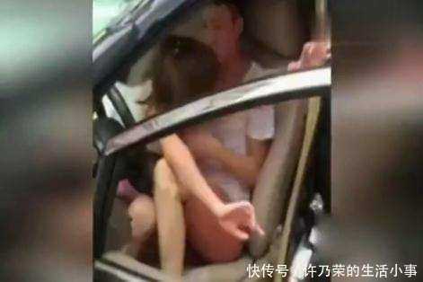 女子车内私会男子,被男友当场抓住,网友:结局真是大快人心!