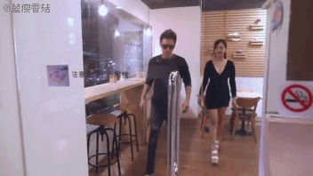 爆笑gif图:老司机才能明白为什么要这么做!