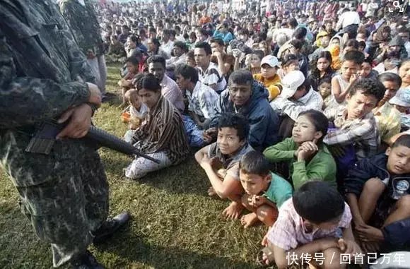 赌石现场：缅甸这边大战那边切涨了3000万，见人就发钱