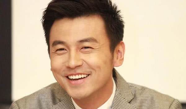 雷佳音经纪人辟谣曝光的私聊是假的!网友我雷