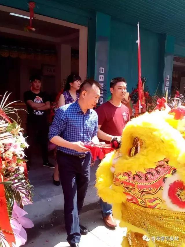 t01afeb25fe36fb5deb.jpg?size=640x853