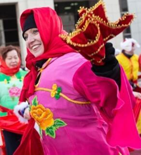 看世界丨普京\"狗狗年历\"庆中国狗年 巴黎\"包拯\"抢镜头