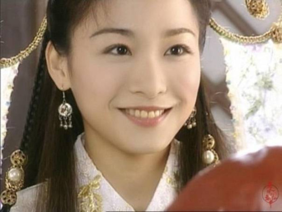 1997年,刚出道的时候江祖平就活泼娇俏惊为天人,1998年的《此情可问天