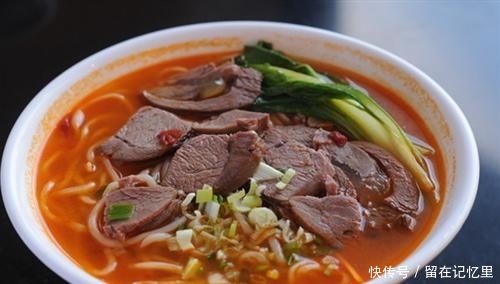 番茄茄子面简单做法 t01b20d2bfae65f736c.jpg