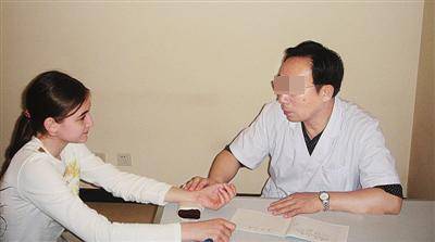 妈妈给孩子洗内衣要分开,担心1种妇科病会传染