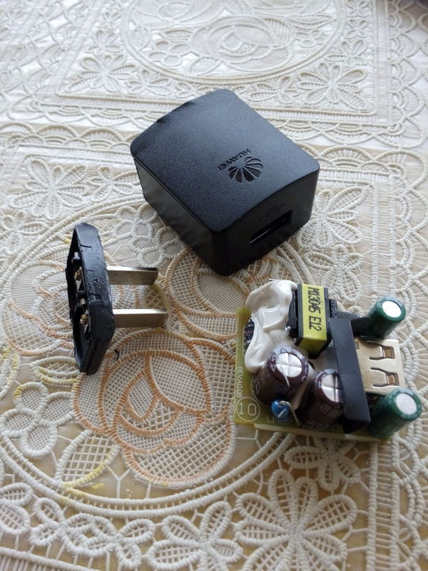 华为手机充电器的一个电阻烧毁开路了,电阻有