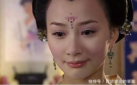他强占皇后,还让画师画出他欺辱皇后的画面,逼得皇后自杀