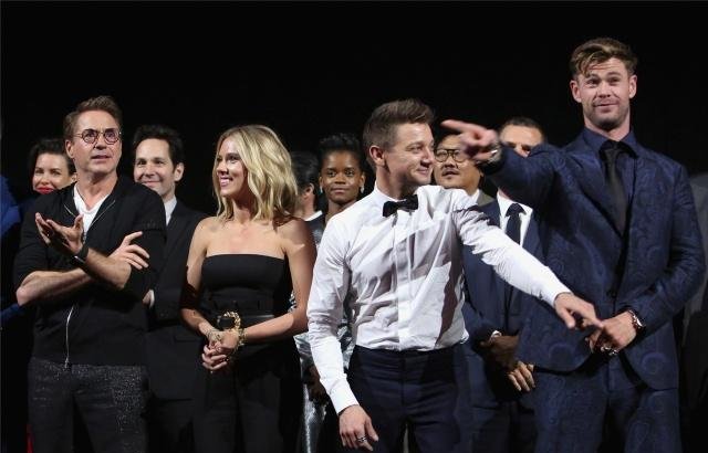 《复联4》演员最后一次大合影中,出现了很多许