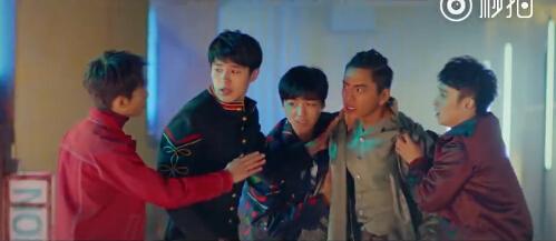 跟刘昊然相比张一山董子健矮到没朋友,那么王俊凯到底有多高? 跟刘昊然相比张一山董子健矮到没朋友,那么王俊凯到底有多高?