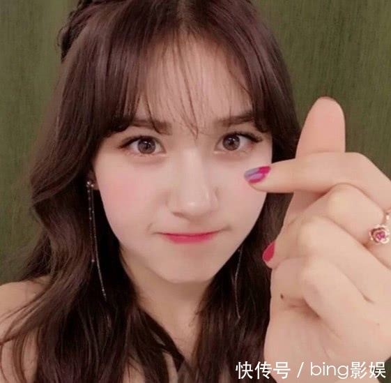 怎么让自己的声音变成甜美 t01b613e35a0d8bfee2.jpg?size=561x549