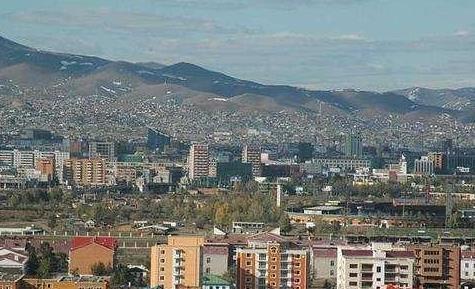 内蒙和外蒙:内蒙和外蒙最繁华的城市,不比不知差距
