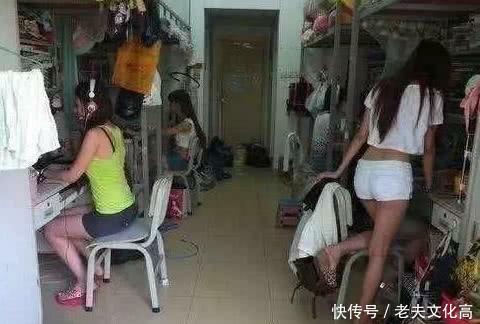 搞笑GIF:v时候来的时候的素描,一个个的迫不及图片表情包笑脸表情图片