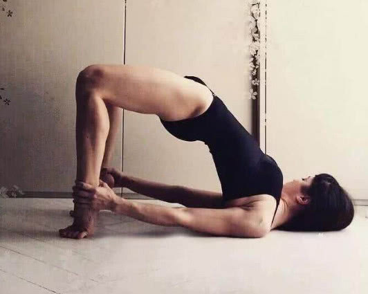 5个瑜伽动作,让你随心所欲秀蛮腰,你真的不想瘦吗?