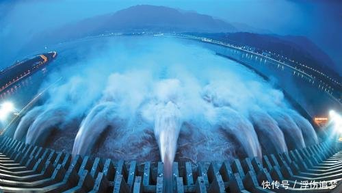 如此庞大的发电量,三峡大坝一年能赚多少钱?这